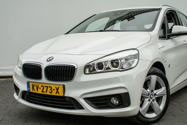 BMW 2-SERIE Active Tourer 225xe iPerformance Centennial Executive Panoramadak/ Sportstoelen/ Head up/ Professional navigatie/ Pdc/ Full led