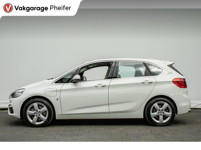 BMW 2-SERIE Active Tourer 225xe iPerformance Centennial Executive Panoramadak/ Sportstoelen/ Head up/ Professional navigatie/ Pdc/ Full led