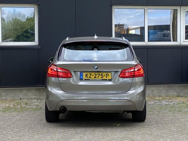 BMW 2-SERIE 225XE iPerfor. HighEx/NL-auto/Elek aklep/HeadUp/Pano/Led/Leder/V