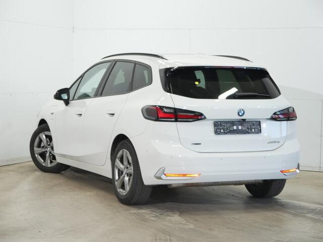 BMW 2-SERIE Active Tourer 225e xDrive | Panorama | Harmanm Kardon | Trekhaak | Head-Up