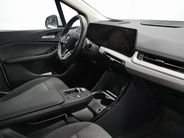 BMW 2-SERIE Active Tourer 225e xDrive | Panorama | Harmanm Kardon | Trekhaak | Head-Up