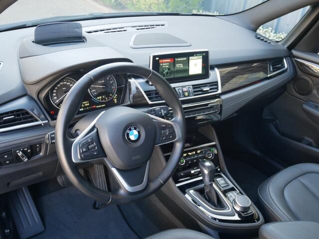 BMW 2-SERIE 218I HIGH EXECUTIVE **Clima//Navi//Leer//LM **