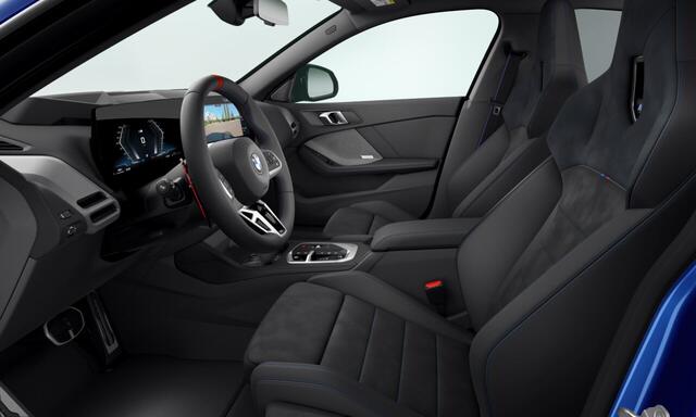 BMW 2-SERIE Gran Coupé M235 xDrive | 19 Inch | M-Sportpakket Pro | Panoramadak | Innovation Pack