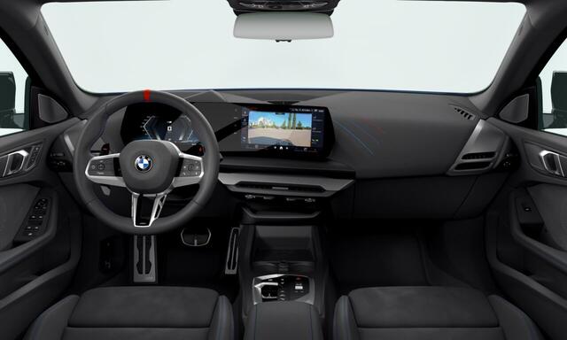 BMW 2-SERIE Gran Coupé M235 xDrive | 19 Inch | M-Sportpakket Pro | Panoramadak | Innovation Pack