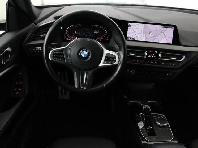 BMW 2-SERIE Gran Coupé 218i M Sport | Stoelverwarming | Adaptive cruise | Carplay | Trekhaak | Sportstoelen | DAB | Half leder | Live Cockpit | Climate control