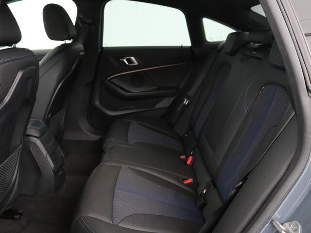 BMW 2-SERIE Gran Coupé 218i M Sport | Stoelverwarming | Adaptive cruise | Carplay | Trekhaak | Sportstoelen | DAB | Half leder | Live Cockpit | Climate control