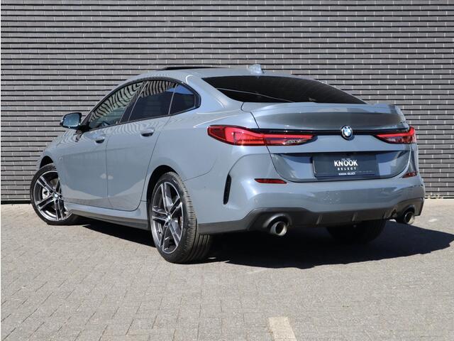 BMW 2-SERIE Gran Coupé 220i High Executive | Panodak | Stuurwiel verwarmd | ambient |