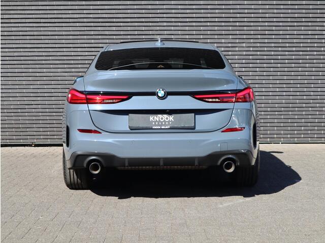 BMW 2-SERIE Gran Coupé 220i High Executive | Panodak | Stuurwiel verwarmd | ambient |