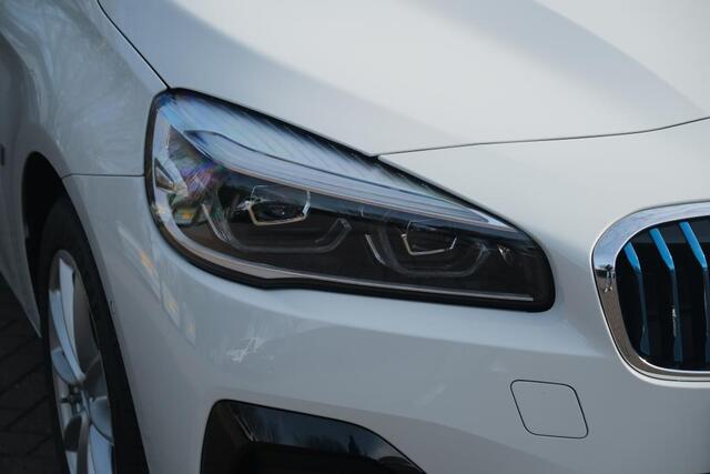 BMW 2-SERIE 225xe iPerformance Active Tourer Executive | Navi | Cruise | Climate | Elektrische Achterklep | Trekhaak | PDC