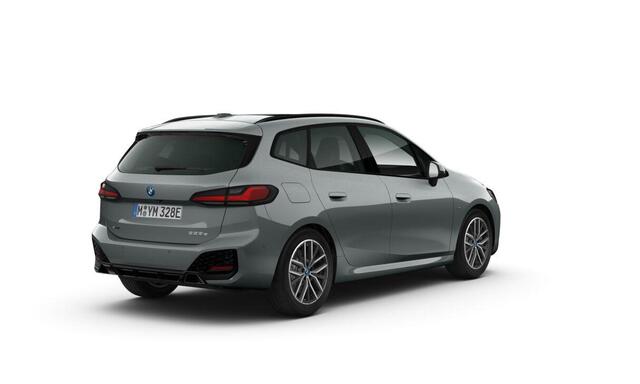 BMW 2-SERIE 225e xDrive Active Tourer | M Sportpakket | Premium Pack | Comfort Pack | Travel Pack