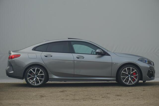 BMW 2-SERIE Gran Coupé 218i | M Sportpakket pro | Equipment Package | Model M Sport | Comfort Pack | Travel Pack