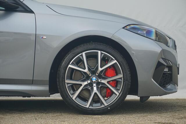 BMW 2-SERIE Gran Coupé 218i | M Sportpakket pro | Equipment Package | Model M Sport | Comfort Pack | Travel Pack