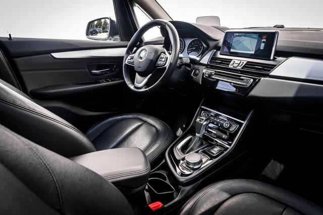BMW 2-SERIE Active Tourer 225xe Plug-In Hybrid High Executive I Panoramadak I Leder I 19 inch LMV | Getint Glas