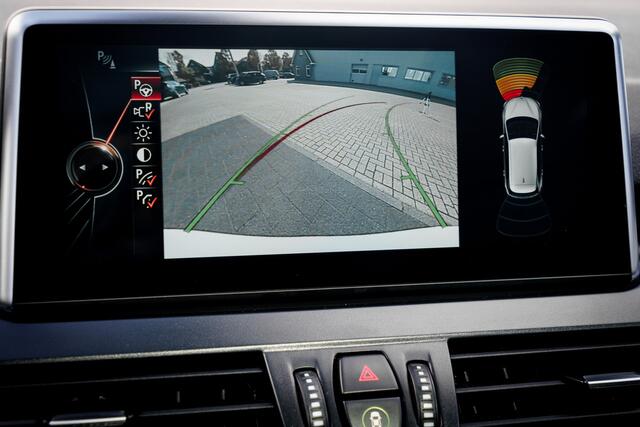BMW 2-SERIE Active Tourer 225xe Plug-In Hybrid High Executive I Panoramadak I Leder I 19 inch LMV | Getint Glas