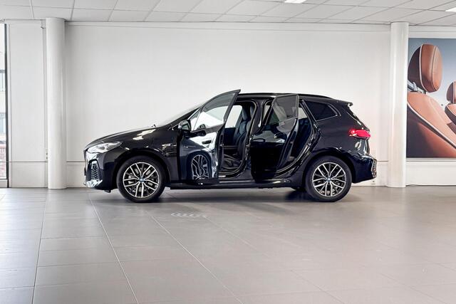 BMW 2-SERIE Active Tourer 230e xDrive | M Sport | Glazen Panoramadak | Comfort Access | Trekhaak |