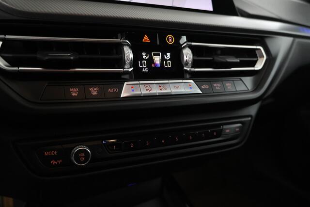 BMW 2-SERIE Gran Coupé 218i Executive Edition Automaat, M-Sport, Navigatie, Leer etc.