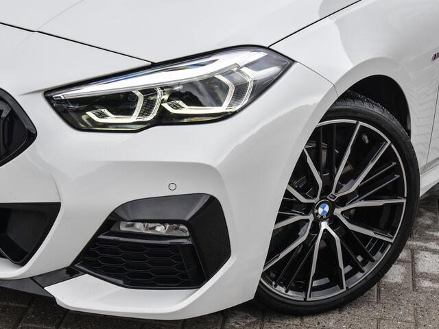BMW 2-SERIE Gran Coupé 218i M-SPORT | SCHUIF -/- KANTELDAK | ACTIVE CRUISE | AMBIANCE SFEER VERLICHTING | HARMAN KARDON AUDIO