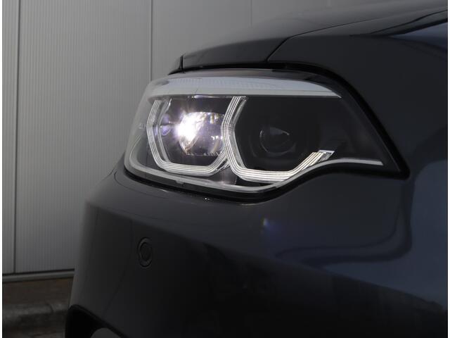 BMW 2-SERIE Cabrio 220i High Executive | Leder | Parkeercamera | Org. NL