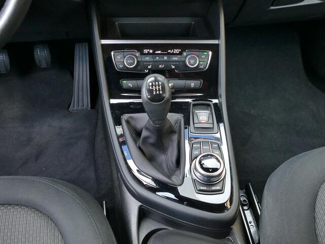 BMW 2-SERIE Active Tourer 218i Executive | navigatie | stoelverwarming | winterwielen | trekhaak