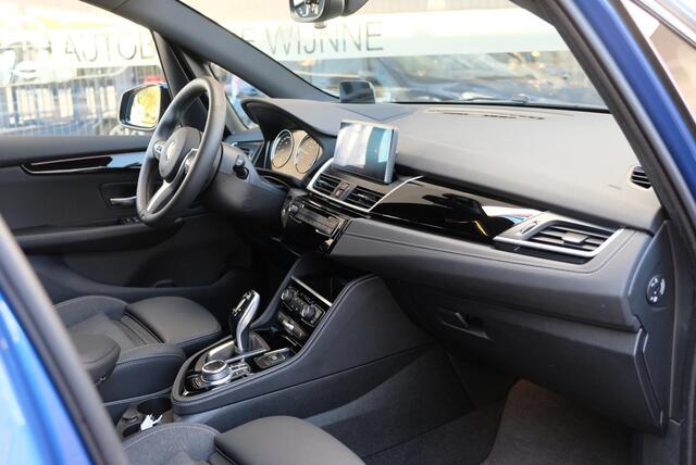BMW 2-SERIE 220i 192pk Aut. Active Tourer M Sport | Navi | Full LED | Panoramadak | Head-up Display | Camera | Climate