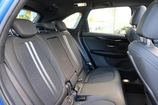 BMW 2-SERIE 220i 192pk Aut. Active Tourer M Sport | Navi | Full LED | Panoramadak | Head-up Display | Camera | Climate