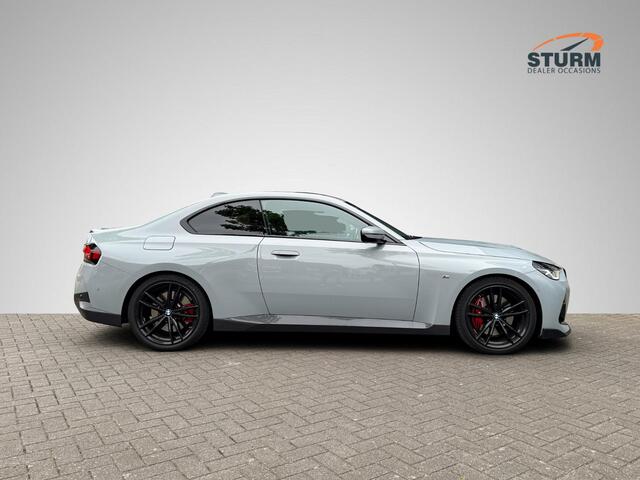 BMW 2-SERIE Coupé 220i High Executive M Sport Pro NL-Auto! | Carbon Pakket | Schuif-/Kanteldak | Stuur- + Stoelverwarming | M Sportstoelen | Apple Carplay/Android Auto | 19'' Velgen | Rijklaarprijs!