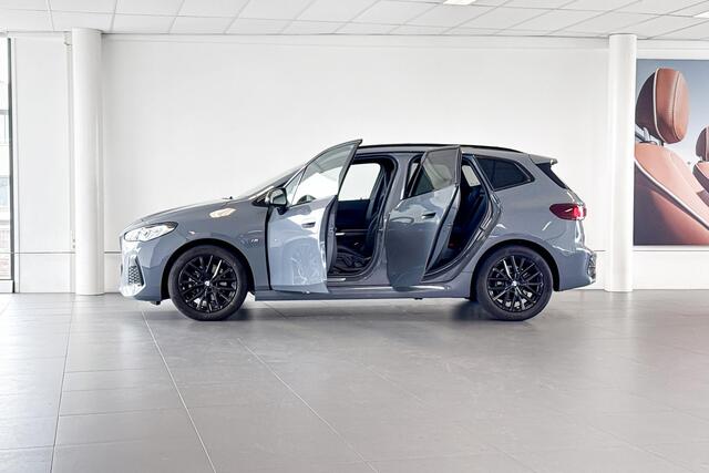 BMW 2-SERIE Active Tourer 218i | M Sport | Stoelverwarming | Glazen Panoramadak | Head-Up Display | Harman Kardon |