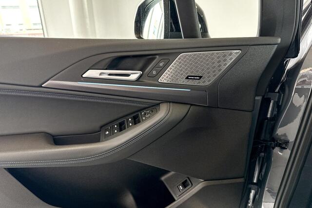 BMW 2-SERIE Active Tourer 218i | M Sport | Stoelverwarming | Glazen Panoramadak | Head-Up Display | Harman Kardon |