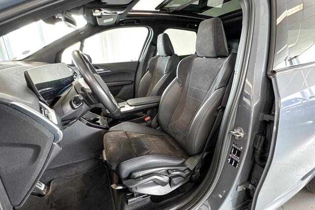 BMW 2-SERIE Active Tourer 218i | M Sport | Stoelverwarming | Glazen Panoramadak | Head-Up Display | Harman Kardon |