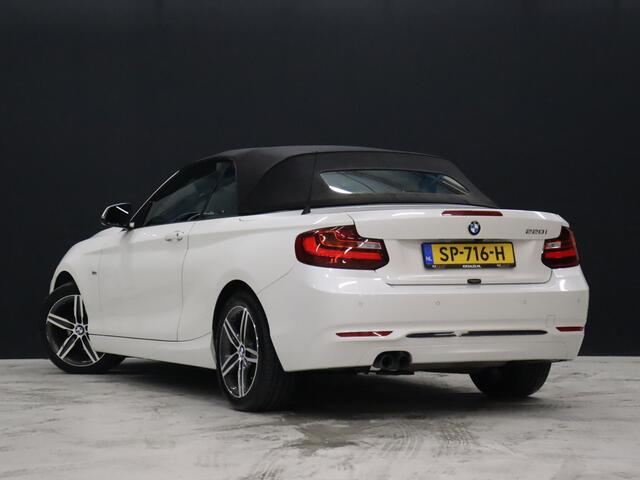 BMW 2-SERIE Cabrio 220i High Executive [CAMERA, VOL LEDER, STOELVERWARMING, PDC V+A, BLUETOOTH, CRUISE, CLIMATE, NIEUWSTAAT]