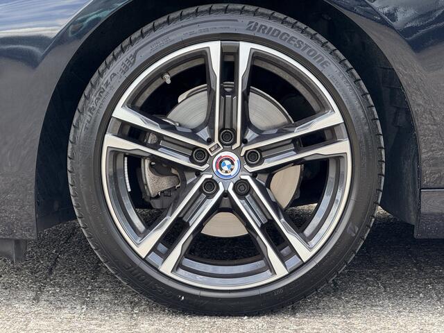 BMW 2-SERIE Gran Coupé 218i | M-Sport | Individual Special Request | 18'' | Getint Glas | HiFi