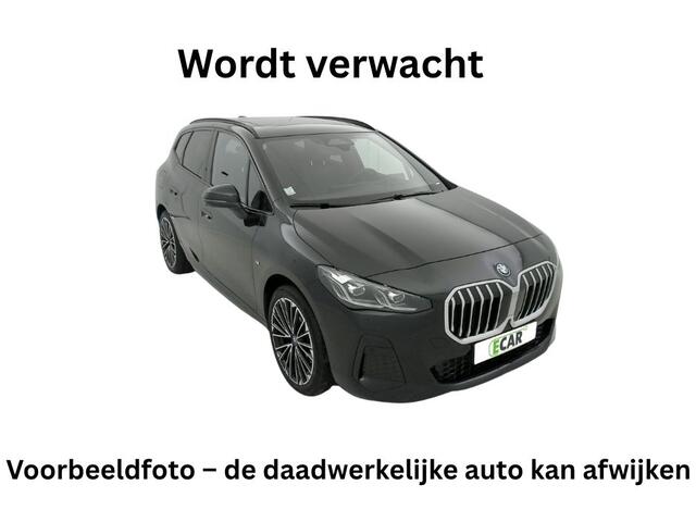 BMW 2-SERIE Active Tourer 225e xDrive | M-Sport | Elektrisch glazen panoramadak | Innovation pack | Driving assistant professional