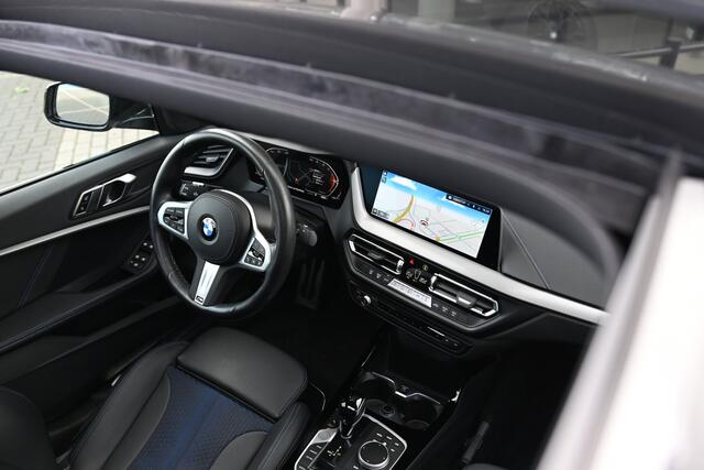 BMW 2-SERIE Gran Coupé 218i M Sport Automaat / Panoramadak / Achteruitrijcamera / Sportstoelen / M Sportonderstel / LED / Parking Assistant / Live Cockpit Professional