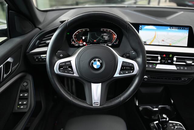BMW 2-SERIE Gran Coupé 218i M Sport Automaat / Panoramadak / Achteruitrijcamera / Sportstoelen / M Sportonderstel / LED / Parking Assistant / Live Cockpit Professional
