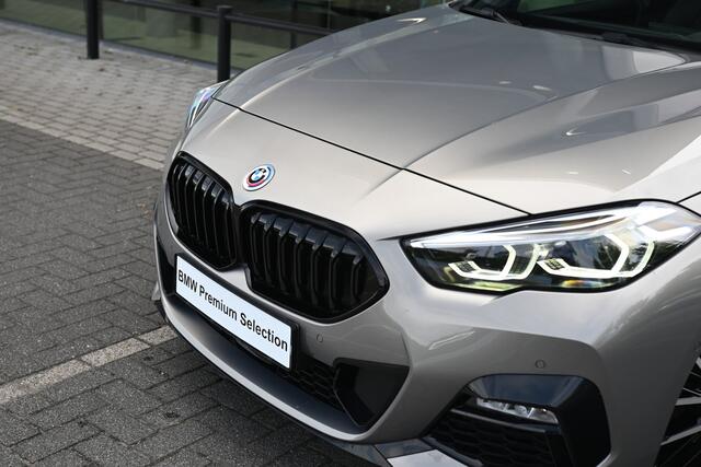 BMW 2-SERIE Gran Coupé 218i M Sport Automaat / Panoramadak / Achteruitrijcamera / Sportstoelen / M Sportonderstel / LED / Parking Assistant / Live Cockpit Professional