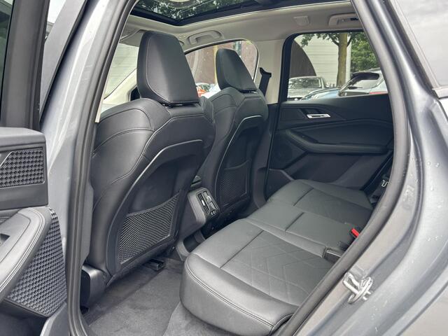 BMW 2-SERIE Active Tourer 225e xDrive PANO | ELEK. TREKHAAK | CAMERA