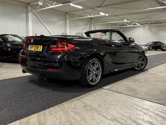 BMW 2-SERIE Cabrio M235i High Exe. Aut-8. l Harman/Kardon l Camera l DAB l Keyless
