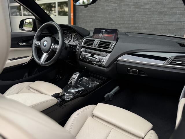 BMW 2-SERIE Cabrio M235i High Exe. Aut-8. l Harman/Kardon l Camera l DAB l Keyless