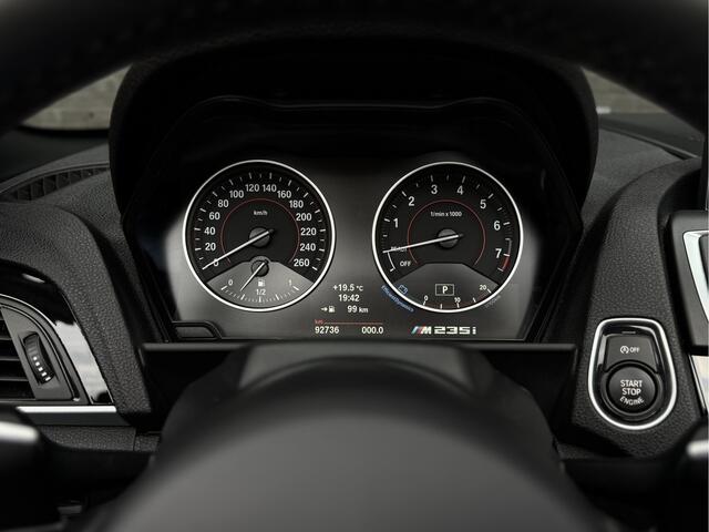 BMW 2-SERIE Cabrio M235i High Exe. Aut-8. l Harman/Kardon l Camera l DAB l Keyless