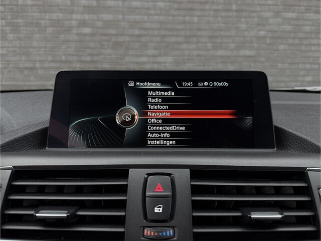 BMW 2-SERIE Cabrio M235i High Exe. Aut-8. l Harman/Kardon l Camera l DAB l Keyless