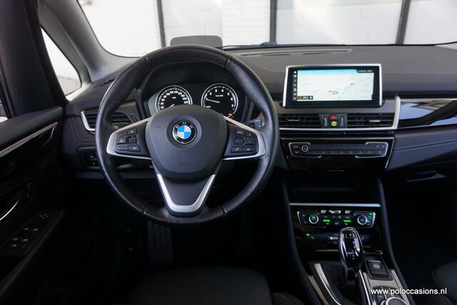BMW 2-SERIE Active Tourer 218i Automaat | Trekhaak | Sportinterieur | Dealeronderhouden