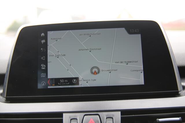 BMW 2-SERIE 225xe iP Executive | Led | Parkeer sensoren v/a | Navi |