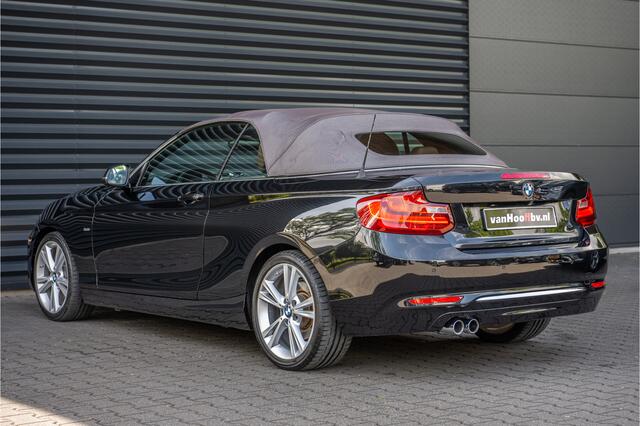 BMW 2-SERIE Cabrio 220i Centennial High Executive -Luxury-