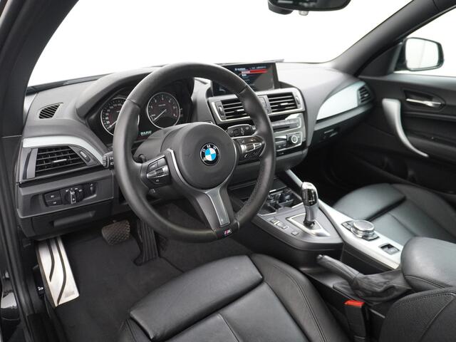 BMW 2-SERIE Cabrio 220d AUT-8 M Sport -Pack x4 Elektr.-Sportst.+Leer Elek.dak Xenon Navi-Pro shadow-line Teleservice Windscherm High Executive Keyless Pdc-a+v Connected Drive Ecc Innovatiepakket Ecc Usb Sportstoelen CruiseControl Isofix Mistlampen Regensensor Blueto