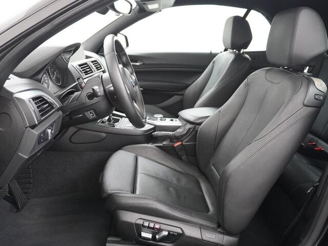 BMW 2-SERIE Cabrio 220d AUT-8 M Sport -Pack x4 Elektr.-Sportst.+Leer Elek.dak Xenon Navi-Pro shadow-line Teleservice Windscherm High Executive Keyless Pdc-a+v Connected Drive Ecc Innovatiepakket Ecc Usb Sportstoelen CruiseControl Isofix Mistlampen Regensensor Blueto