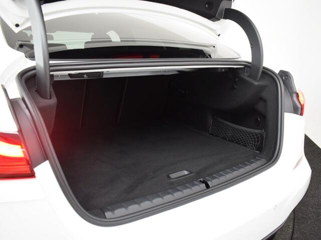 BMW 2-SERIE 218i High Executive | Schuifdak o M-Sport o Leder o HUD o Camera