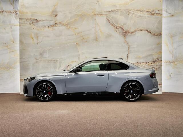 BMW 2-SERIE Coupé M240i xDrive, M Stoelen, 19", tr.haak, schuifdak, H/K, HUD, memory, privacy