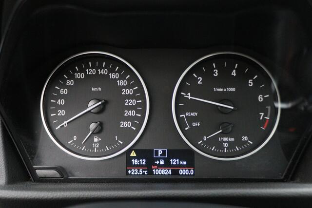 BMW 2-SERIE Active Tourer 218i Essential Climate, Panoramadak, Stoelverwarming, Bluetooth, Navigatie, Trekhaak, 16''