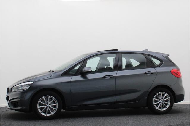 BMW 2-SERIE Active Tourer 218i Essential Climate, Panoramadak, Stoelverwarming, Bluetooth, Navigatie, Trekhaak, 16''
