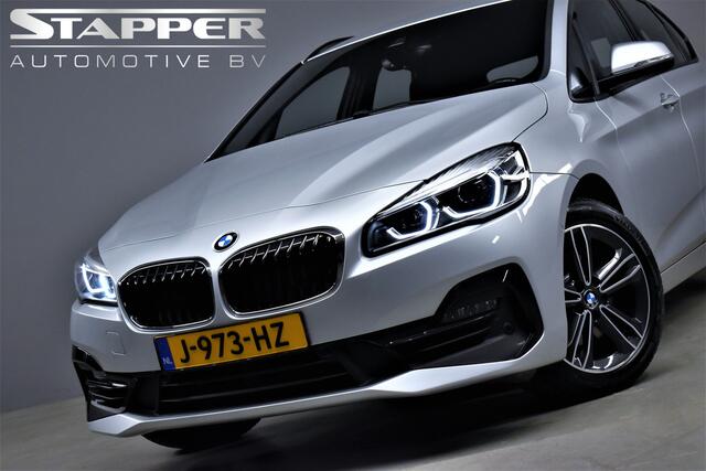 BMW 2-SERIE Active Tourer 218i 141pk Automaat Sport Line Org.NL Navi/Camera/Head-up/Sportstoelen/H.Leer/Trekhaak
